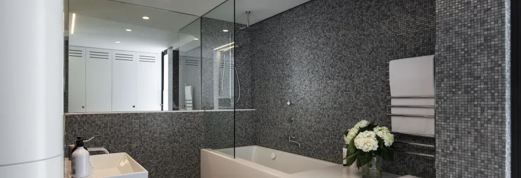 glass blogs - bathroom with glass showerscreen